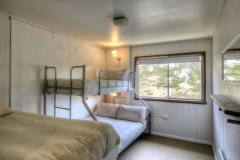 Maisonettes Falls Creek - Tourism Caloundra 7