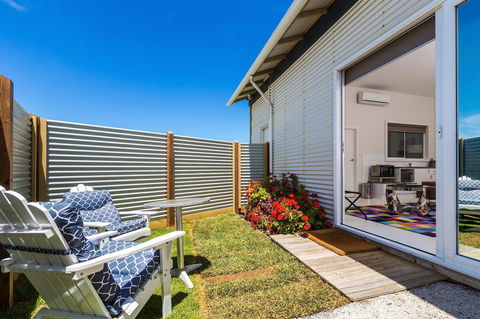 Cottages For Couples - Tourism Caloundra 4