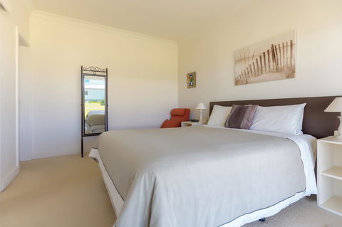 Cottages For Couples - Tourism Caloundra 16