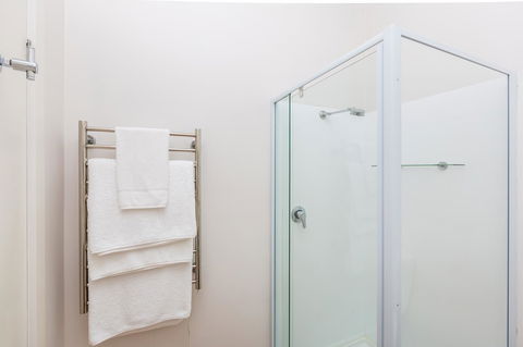 Cottages For Couples - Tourism Caloundra 1
