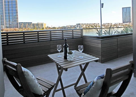 Auzzie Apartments Docklands, Melbourne - Tourism Caloundra 3