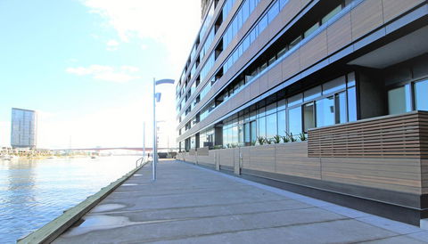 Auzzie Apartments Docklands, Melbourne - Tourism Caloundra 0