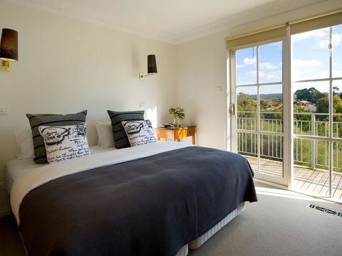 Churchills - Tourism Caloundra 4
