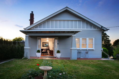 Churchills - Tourism Caloundra 3