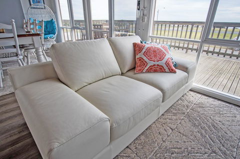 Stunning Waterfront Only 10 Minutes To Phillip Island - FREE EV UNIT 7kW For Electric Cars - Pet Friendly, Fireplace FREE WIFI Wine & Chocolates - Tourism Caloundra 14