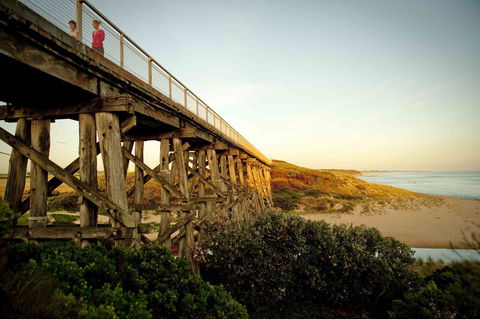 Stunning Waterfront Only 10 Minutes To Phillip Island - FREE EV UNIT 7kW For Electric Cars - Pet Friendly, Fireplace FREE WIFI Wine & Chocolates - Tourism Caloundra 20