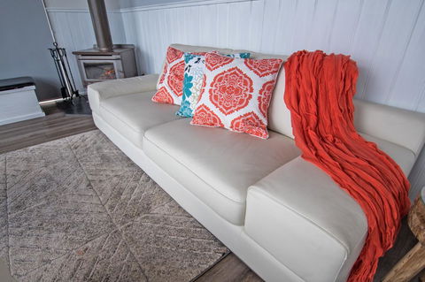 Stunning Waterfront Only 10 Minutes To Phillip Island - FREE EV UNIT 7kW For Electric Cars - Pet Friendly, Fireplace FREE WIFI Wine & Chocolates - Tourism Caloundra 7