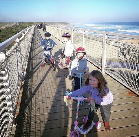 Stunning Waterfront Only 10 Minutes To Phillip Island - FREE EV UNIT 7kW For Electric Cars - Pet Friendly, Fireplace FREE WIFI Wine & Chocolates - Tourism Caloundra 27