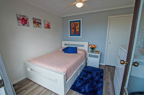 Stunning Waterfront Only 10 Minutes To Phillip Island - FREE EV UNIT 7kW For Electric Cars - Pet Friendly, Fireplace FREE WIFI Wine & Chocolates - Tourism Caloundra 19