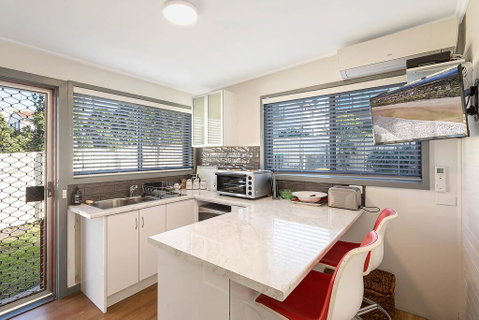The Beach Shack On Beach Street - Tourism Caloundra 1