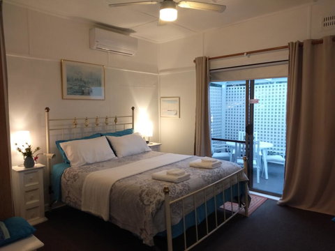 The Boathouse A 3 Bedroom House - Tourism Caloundra 1