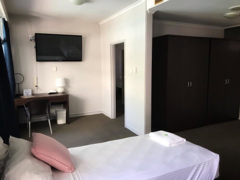 The Cavenagh - Tourism Caloundra 2