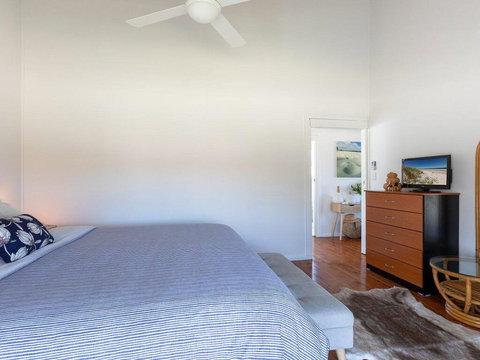 The Chalet At Callala Beach - Beach House Character - Tourism Caloundra 2