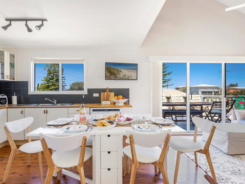 The Chalet At Callala Beach - Beach House Character - Tourism Caloundra 3