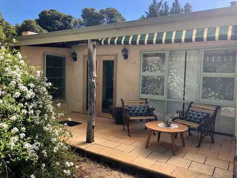 The Coach House - Tourism Caloundra 0