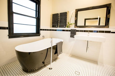 The Commercial Boutique Hotel - Tourism Caloundra 1