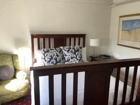 The Corner Hotel Alexandra - Tourism Caloundra 3