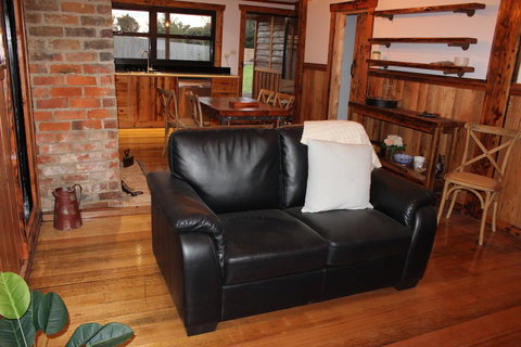 The Cottage - Tourism Caloundra 2