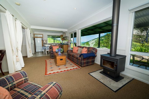 The Cottage At The Bryn At Tilba - Tourism Caloundra 3