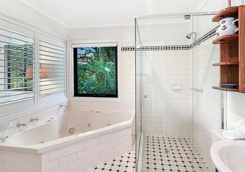 The Cottages On Mount Tamborine - Tourism Caloundra 2