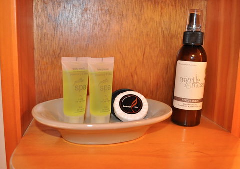 The Cottages On Mount Tamborine - Tourism Caloundra 3