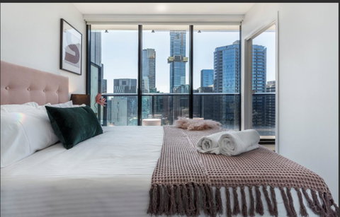 The Crown Of Southbank - Tourism Caloundra 2