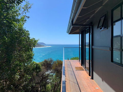 THE DECK HOUSE - A WYE RIVER ICON - Tourism Caloundra 3