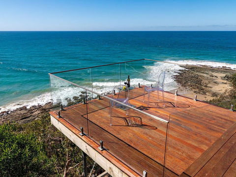 THE DECK HOUSE - A WYE RIVER ICON - Tourism Caloundra 1