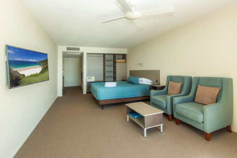 The Dorsal Boutique Hotel - Tourism Caloundra 3