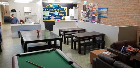 The Entrance Backpackers - Tourism Caloundra 1