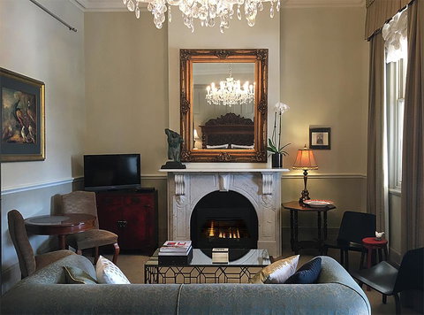 The Empyre Boutique Hotel - Tourism Caloundra 3