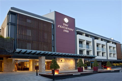The Executive Inn, Newcastle - Tourism Caloundra 1