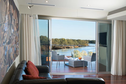 The Frames - Tourism Caloundra 1