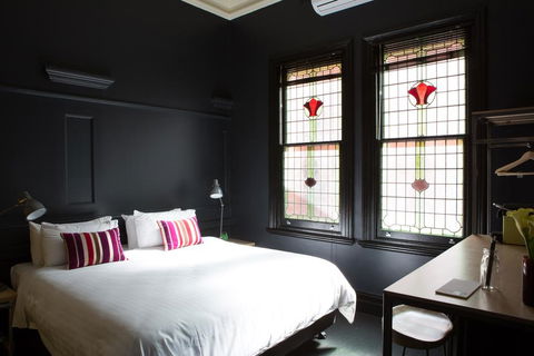 The Franklin Boutique Hotel - Tourism Caloundra 1