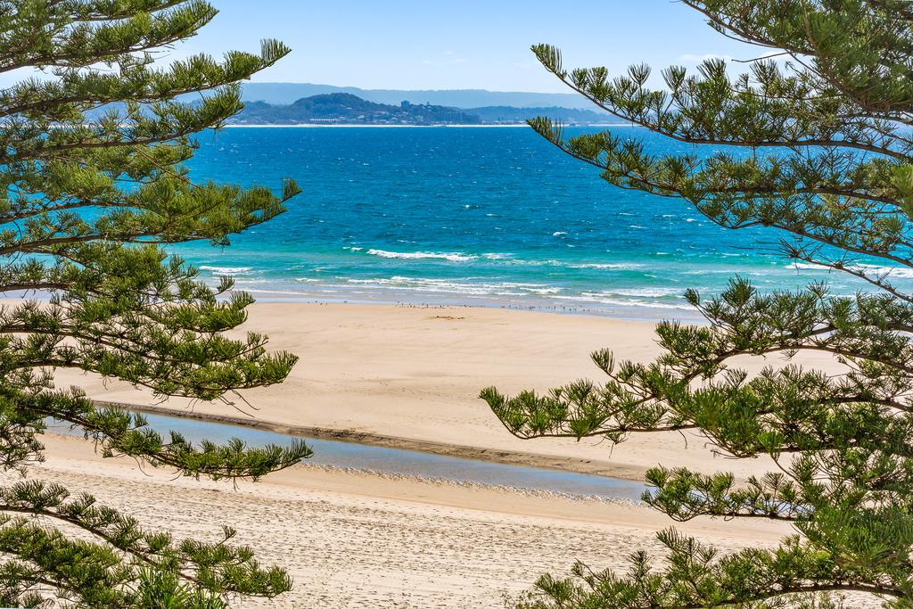 Rainbow Bay QLD Tourism Caloundra