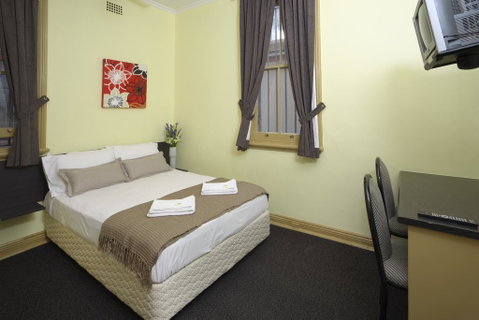 The George Street Hotel - Tourism Caloundra 2