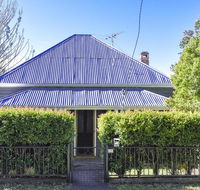 The Grey House - Tourism Caloundra