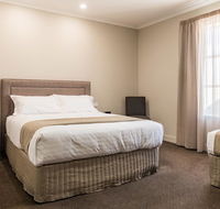 The Lighthouse Hotel - Tourism Caloundra