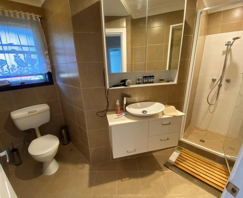 The Nyssa Suites - Tourism Caloundra 1