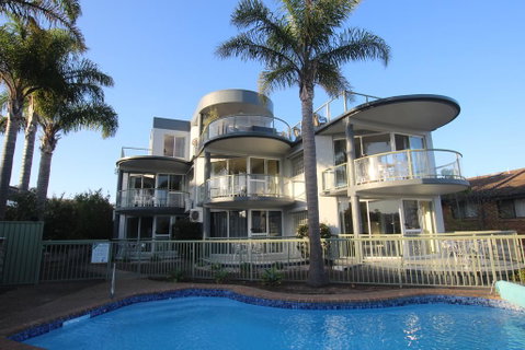 The Palms Apartments - Tourism Caloundra 1
