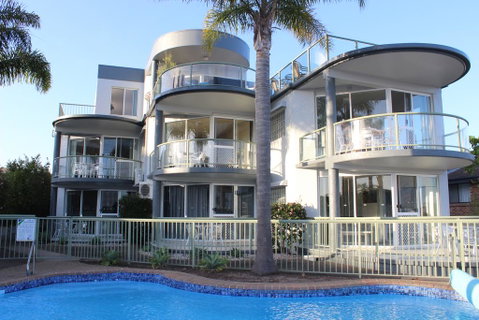 The Palms Apartments - Tourism Caloundra 2