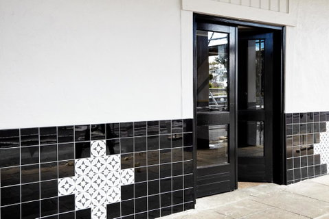 The Royal Hotel, Drouin - Tourism Caloundra 3
