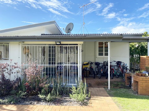The Shack - Tourism Caloundra 0