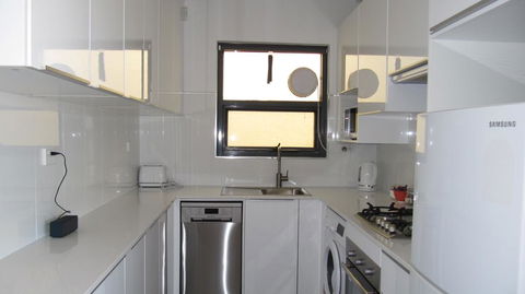 The Somerton Beach Retreat - Tourism Caloundra 3