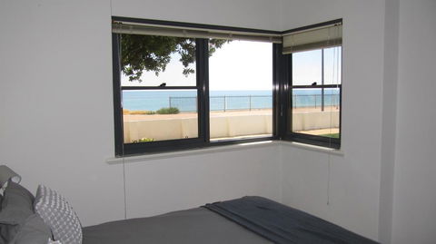 The Somerton Beach Retreat - Tourism Caloundra 1
