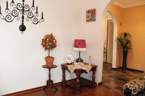 The Spanish Retreat And BnB - 24 Hrs - Tourism Caloundra 2