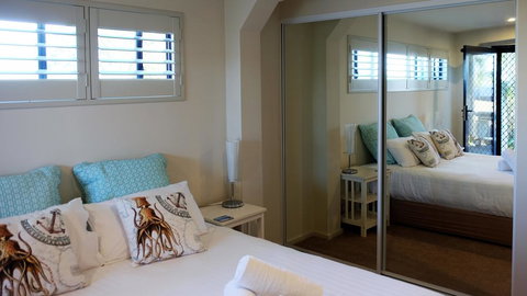 THE TIN SHED Couples Accommodation At Bay Of Fires - Tourism Caloundra 1