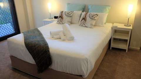 THE TIN SHED Couples Accommodation At Bay Of Fires - Tourism Caloundra 2