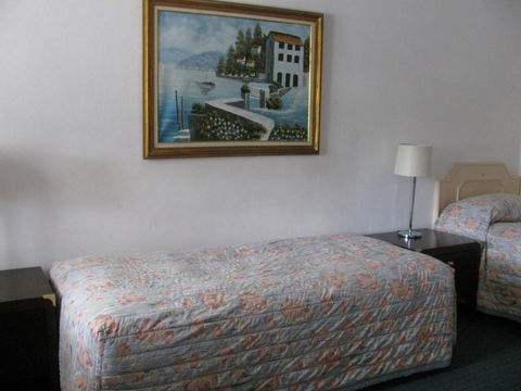 The Wayfarer Motel - Tourism Caloundra 3