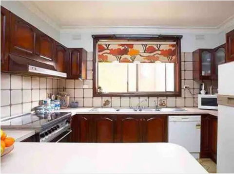 Thomastown Antique House Room 1 - Tourism Caloundra 1